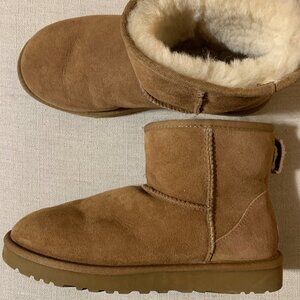 New "Never been worn" UGG Classic Mini II